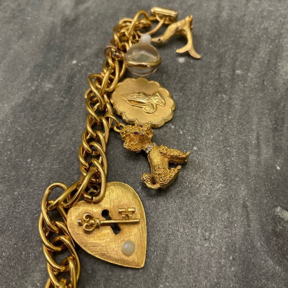 Vintage Gold Charm Bracelet - Picture 4 of 10